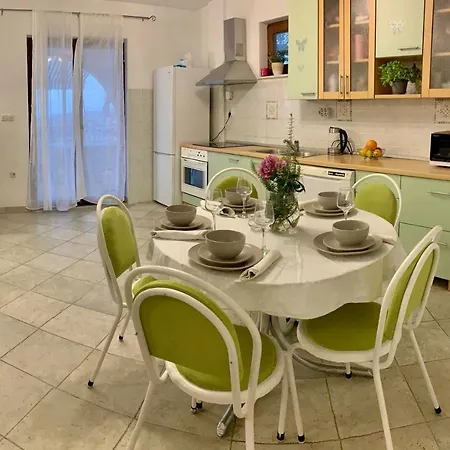 Vikendica House Mira *