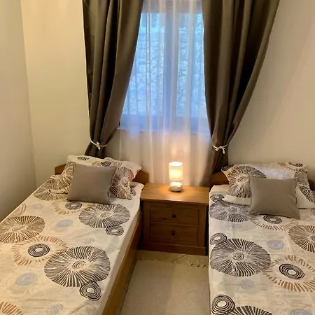 Vikendica House Mira *