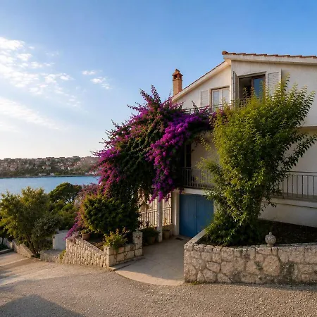 Hébergement de vacances House Mira Trogir